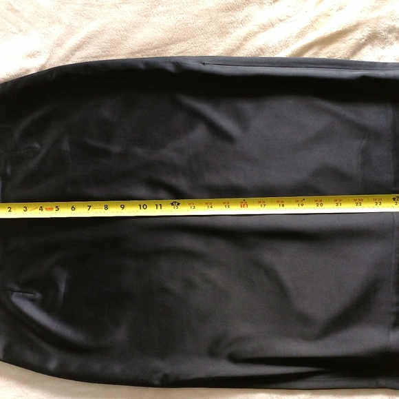 Silk skirt with zippers on each side - Picture 3 of 6